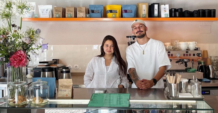 Sasha trocou Moscovo por Lisboa e abriu um café pet friendly no Saldanha