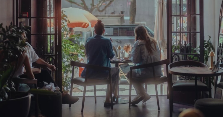 Neste novo café, a estrela do brunch é o pão de massa mãe. E o cão Elio é o anfitrião